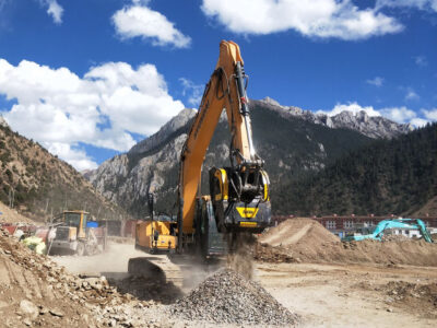 BF70.2 Hyundai 225 Tibet Construction River Stone 1.640x640