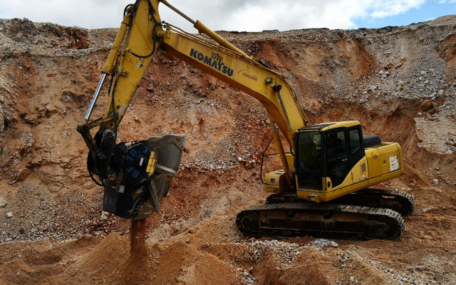 BF70.2 Komatsu PC210 7 Croatia quarry aggregate 3.640x400