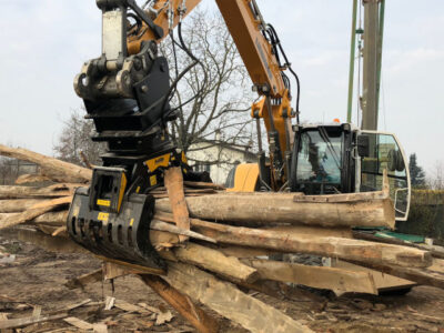 MB G900 Liebherr 914 Italy demolition 2 .640x640