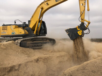 MB HDS320 Kobelco SK300LC USA utility works soil rocks.640x640