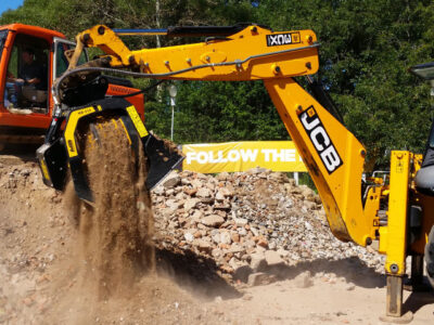 MB S10 JCB Italy on backhoe loader 640x640