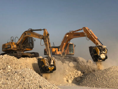 BF80.3 JCB JS 200 NC BF90.3 Hyundai Robex LC 95 Bahrain aggregates 2 .640x640