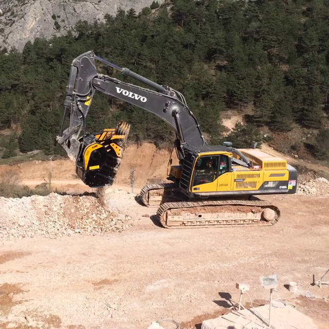 BF135.8-Volvo-Turkey-Kastamonu-quarry-HD-3-.640x640