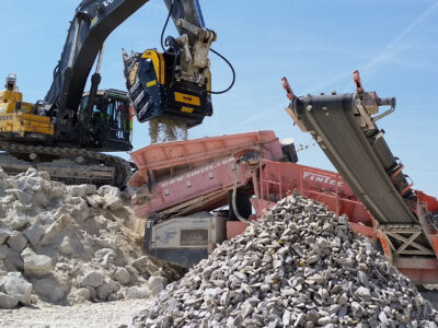 BF135.8_Volvo_Basalt_Quarry_France4.640x640